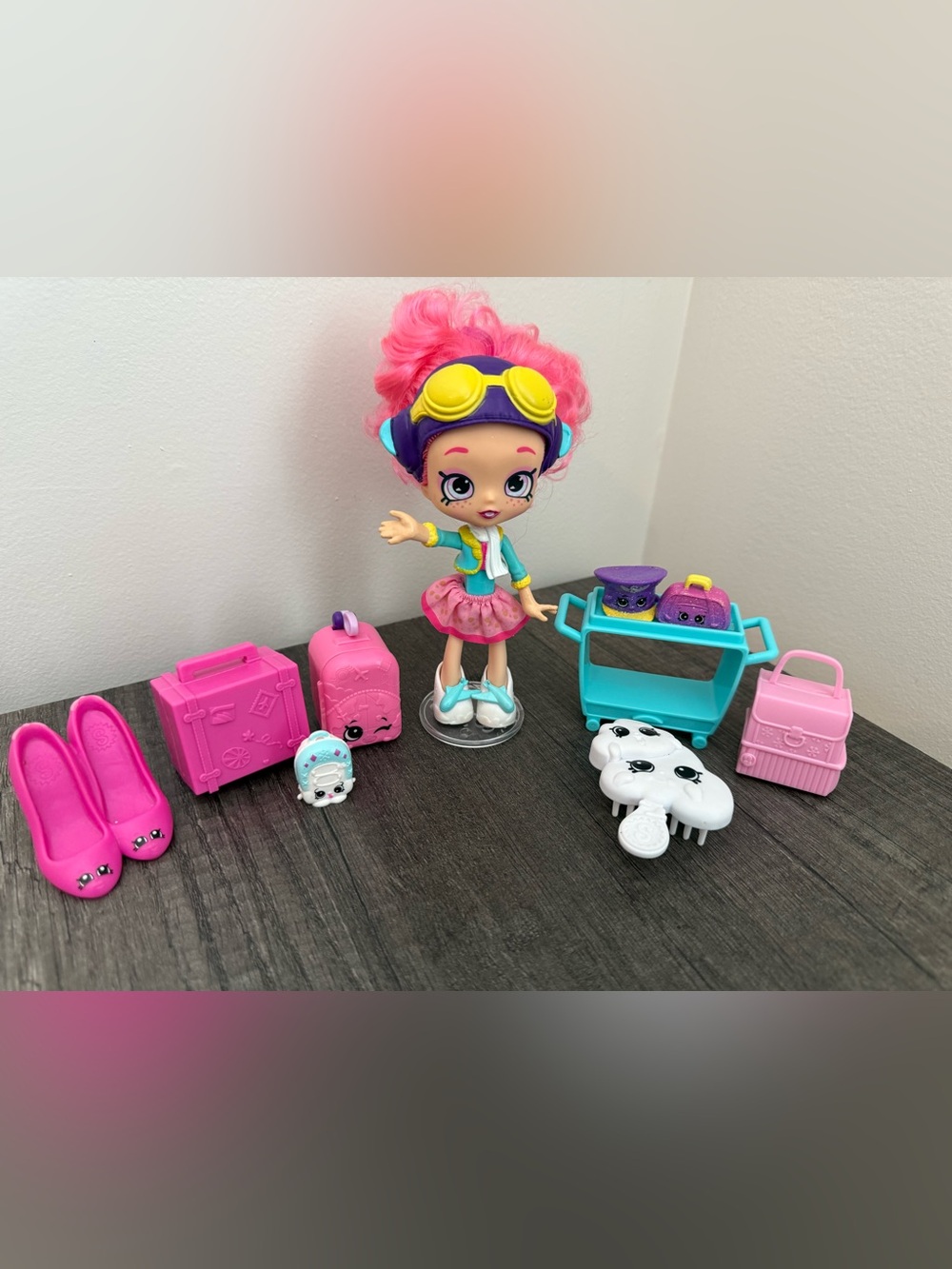 Shopkins Shoppies Season 8 Zoe Zoom’s Selfie Stopover Doll & Accessories Lot